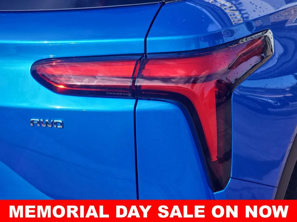 Used 2024 Blue Chevrolet LT image 41