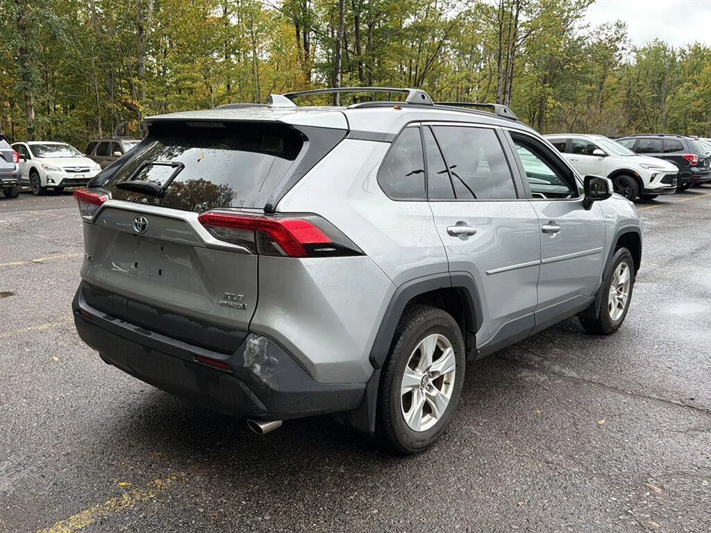 Used 2019 Silver Sky Metallic Toyota XLE image 8