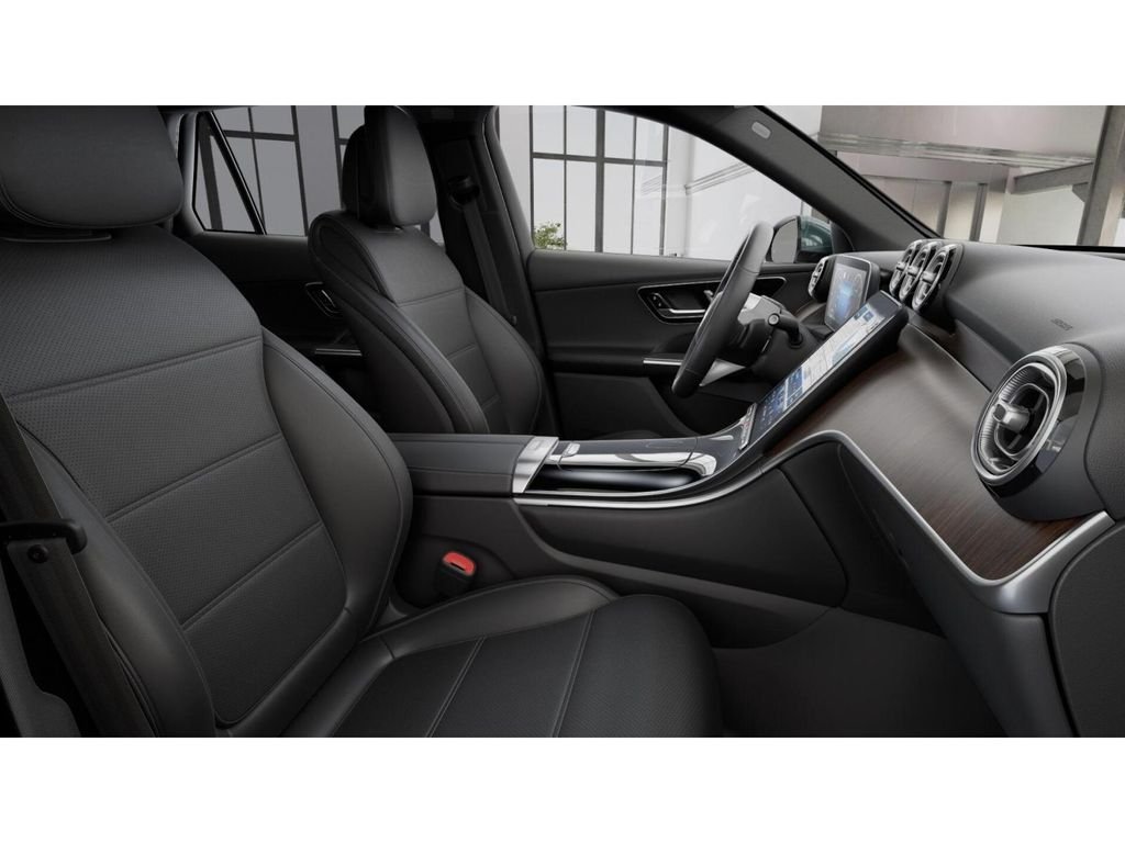 New 2026 Verde Silver Metallic Mercedes-Benz GLC 300 4MATIC® image 4