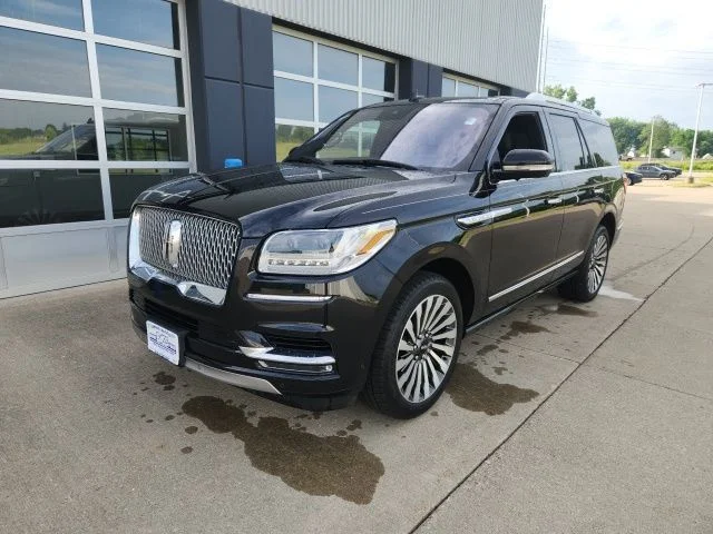 Used 2019 Black Lincoln Reserve image 2
