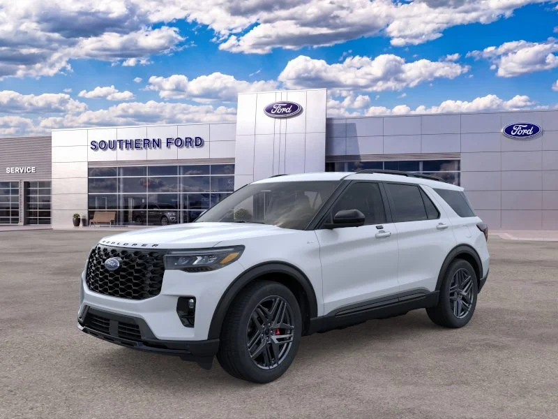 New 2026 Space White Metallic Ford ST-Line image 25