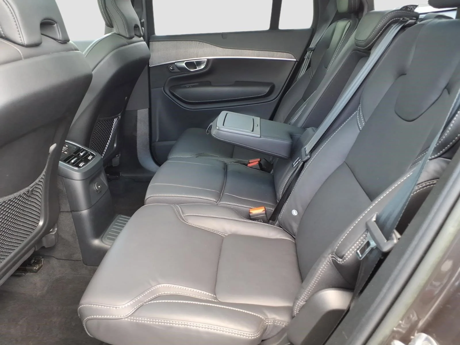 Used 2023 Platinum Gray Metallic Volvo Ultimate image 14
