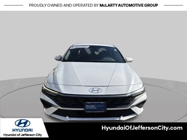 Used 2025 White Hyundai Blue image 2