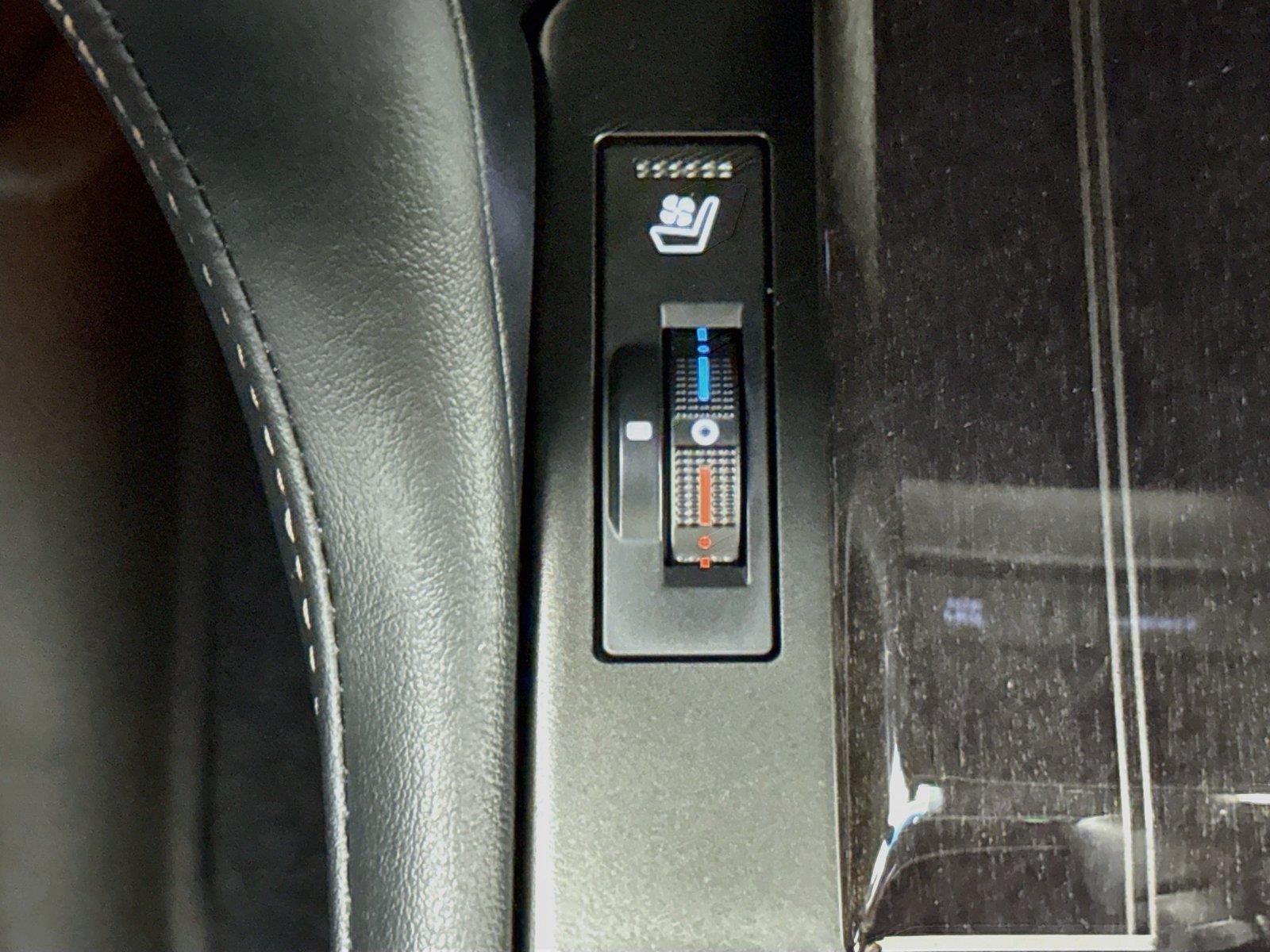 Used 2023 Eminent White Pearl Lexus GX 460 Premium image 8