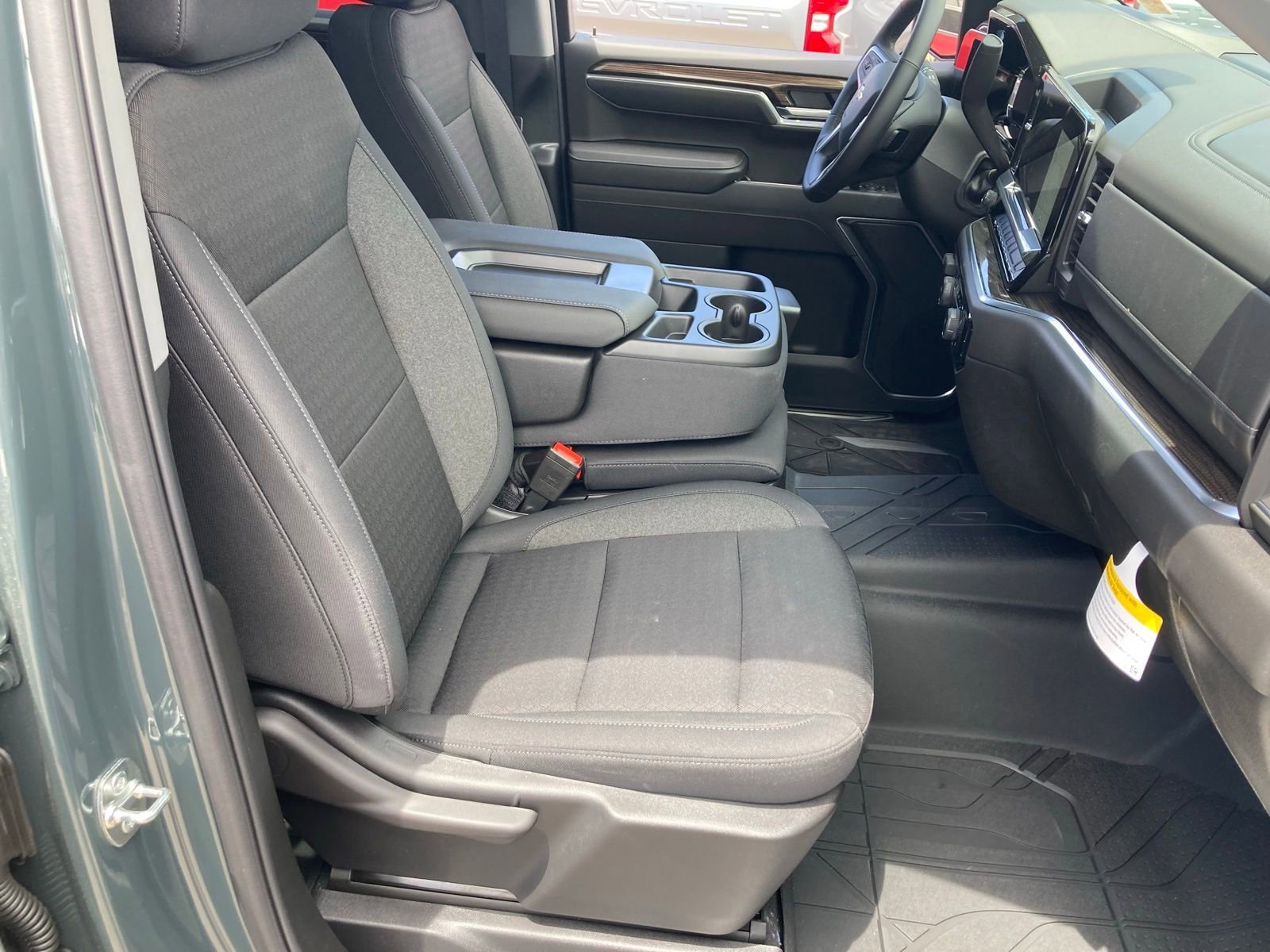 2025 Chevrolet Silverado 1500 LT - Photo 35