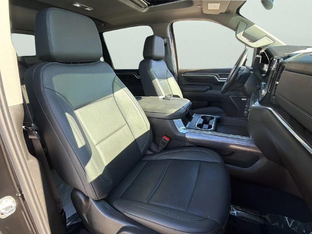 Used 2025 Black Chevrolet LTZ image 35