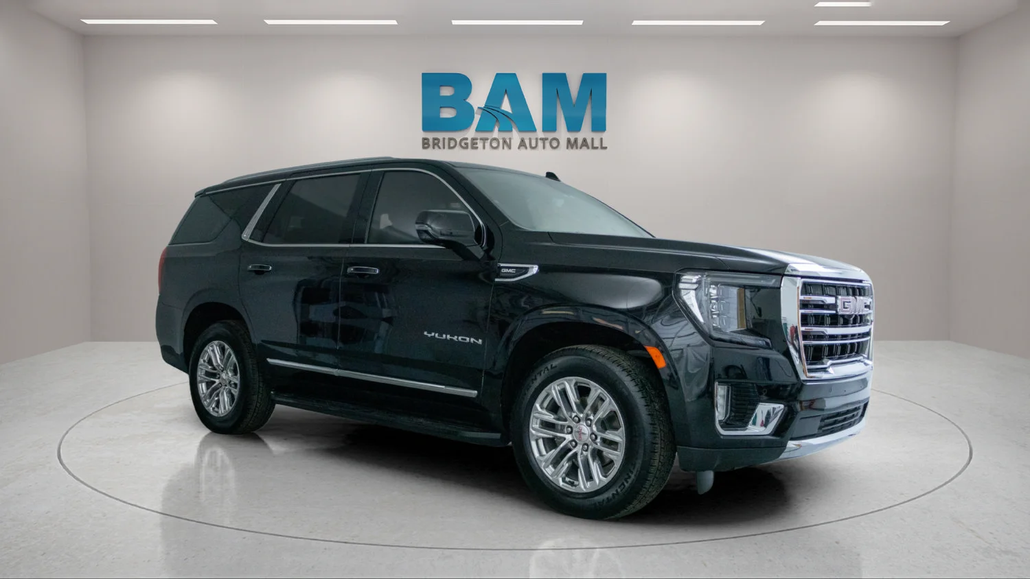 Used 2021 ONYX BLACK GMC SLT image 1