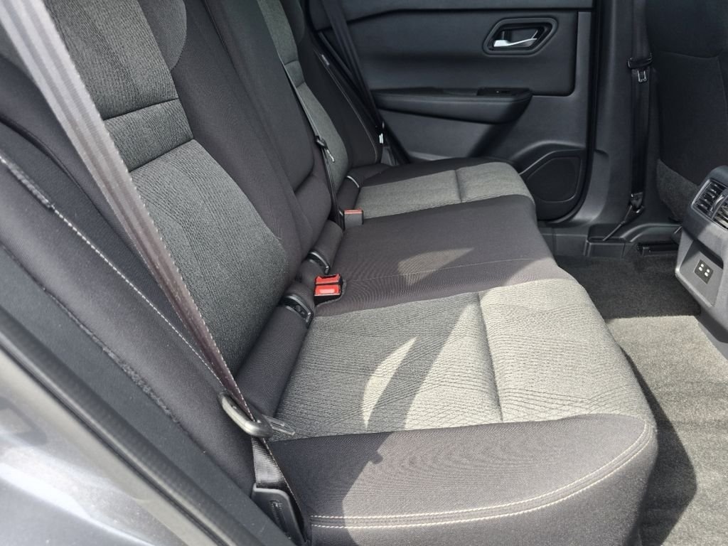 2024 Nissan Rogue SV - Photo 18