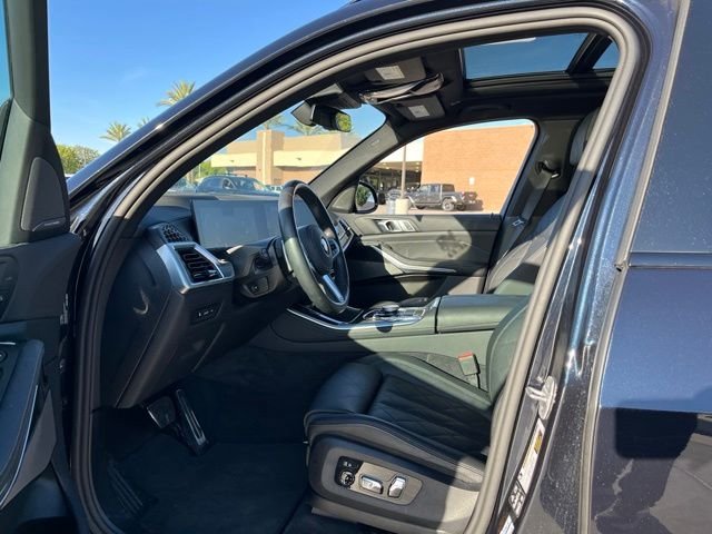 Used 2026 Black BMW xDrive40i image 11