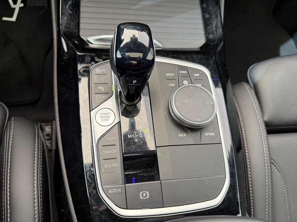 Used 2022 Jet Black BMW sDrive30i image 22