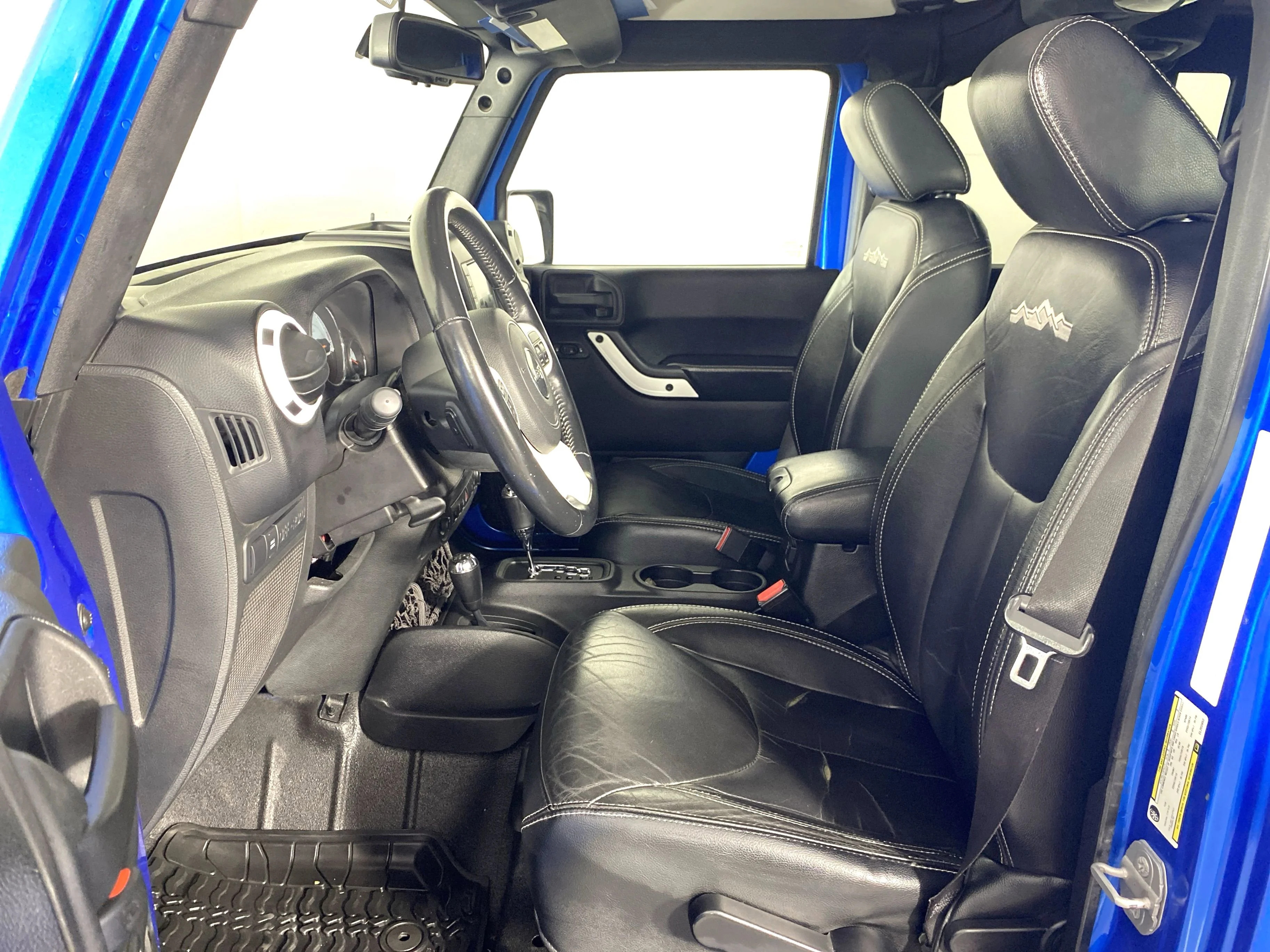 Used 2014 Hydro Blue Pearl Coat Jeep Polar Edition image 15