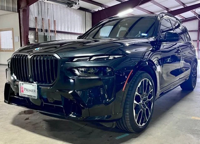 Used 2025 Black BMW xDrive40i image 10