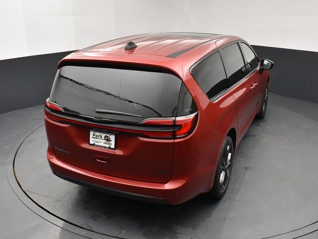 New 2026 Red Hot Pearl-Coat Exterior Paint Chrysler Select image 14