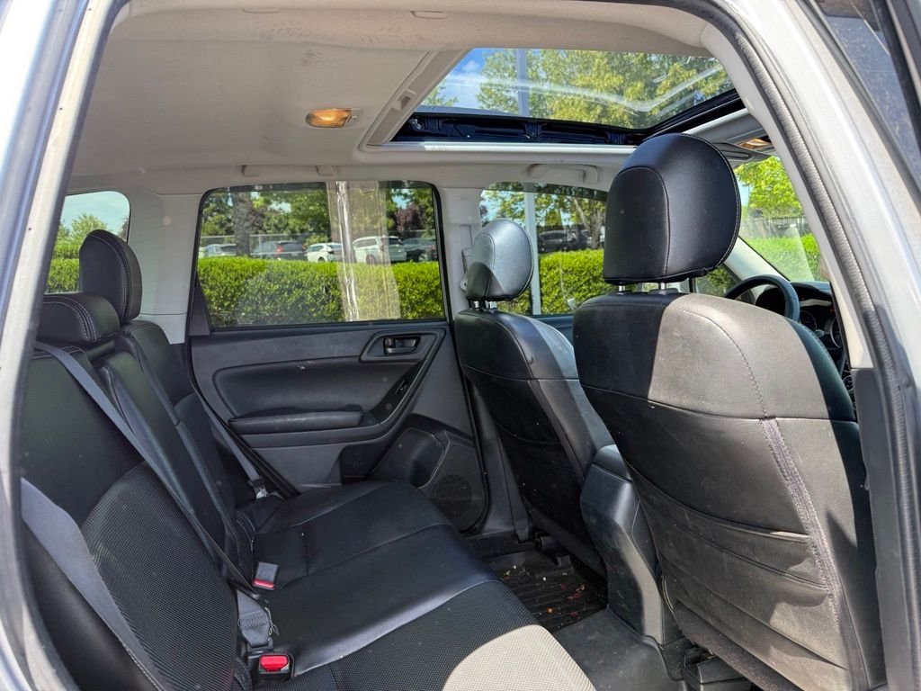 Used 2018 Ice Silver Metallic Subaru 2.5i Premium image 21