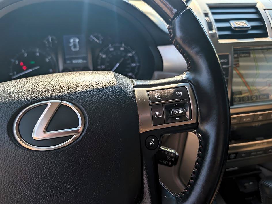 Used 2019 Gray Pearl Lexus 460 image 16