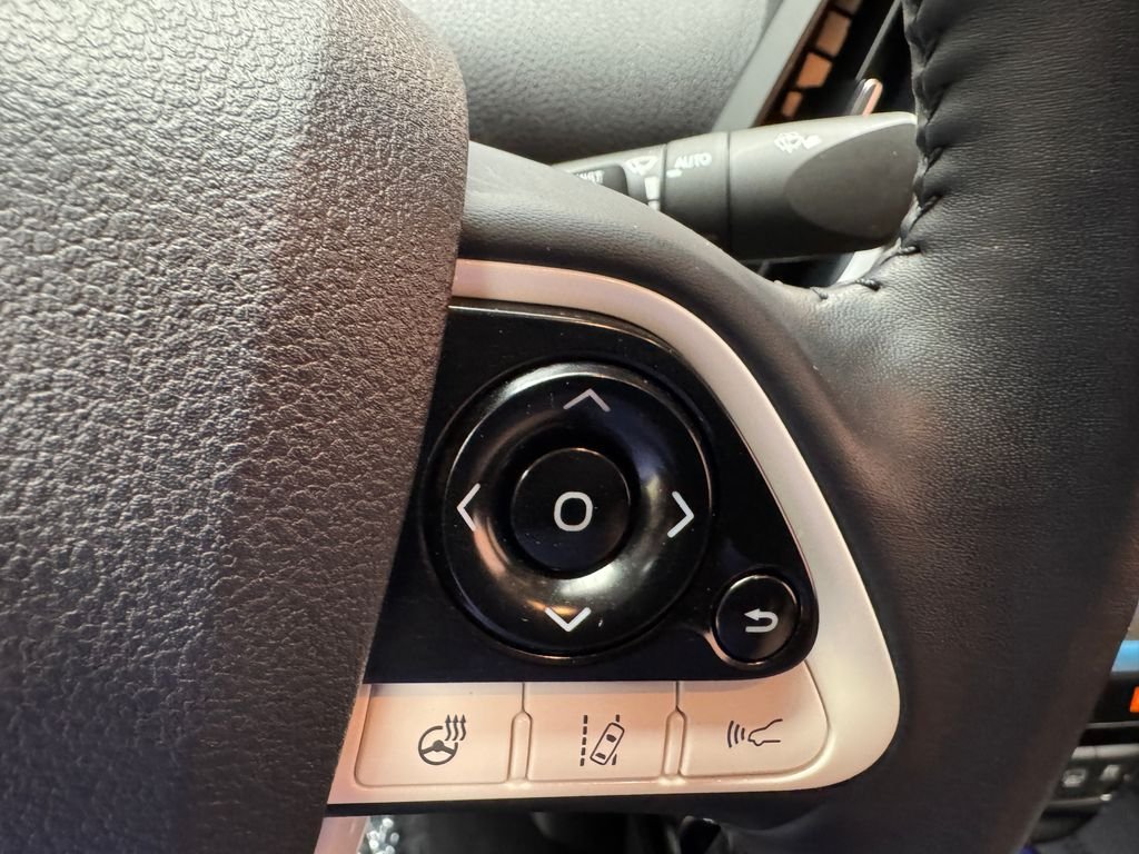 Used 2019 White Toyota Advanced image 14