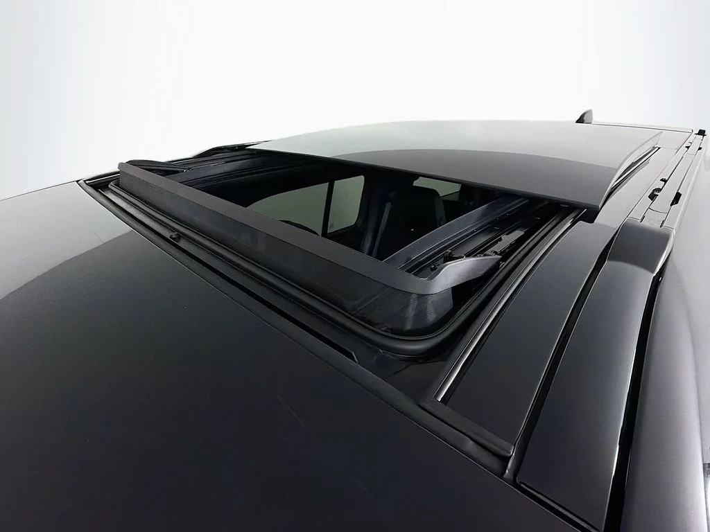 Used 2024 Black Land Rover S image 23