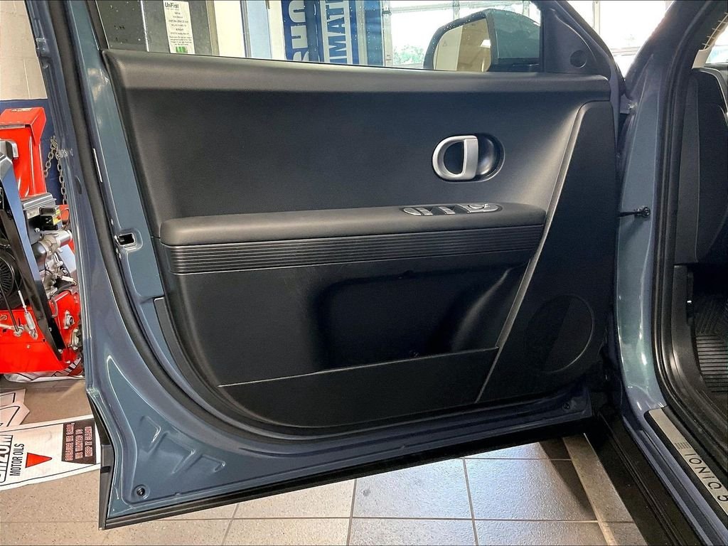 Used 2024 Green Hyundai SEL image 9