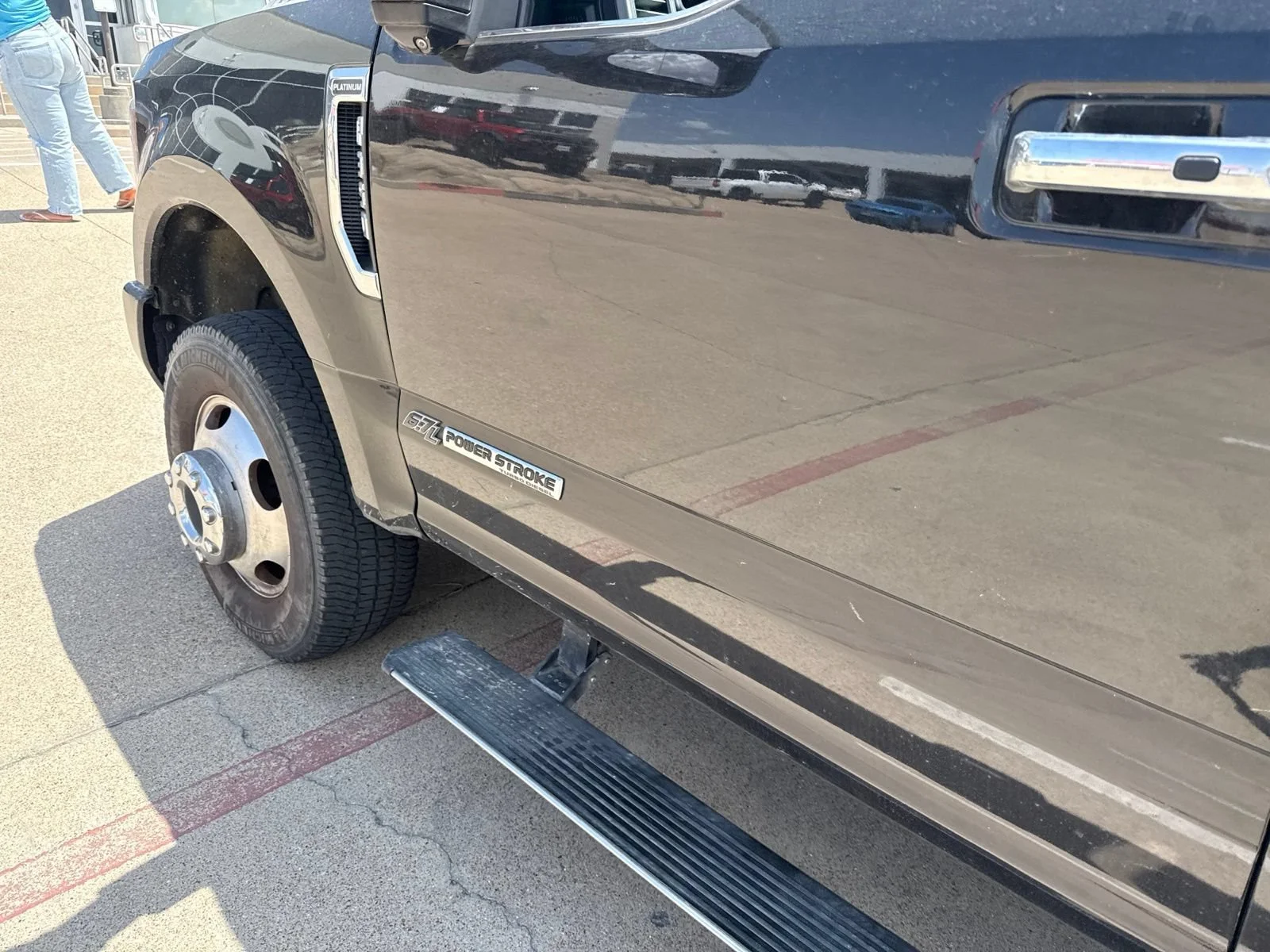 Used 2019 Black Ford Platinum image 16