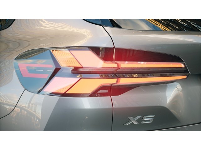 New 2026 Skyscraper Grey Metallic BMW xDrive40i image 8
