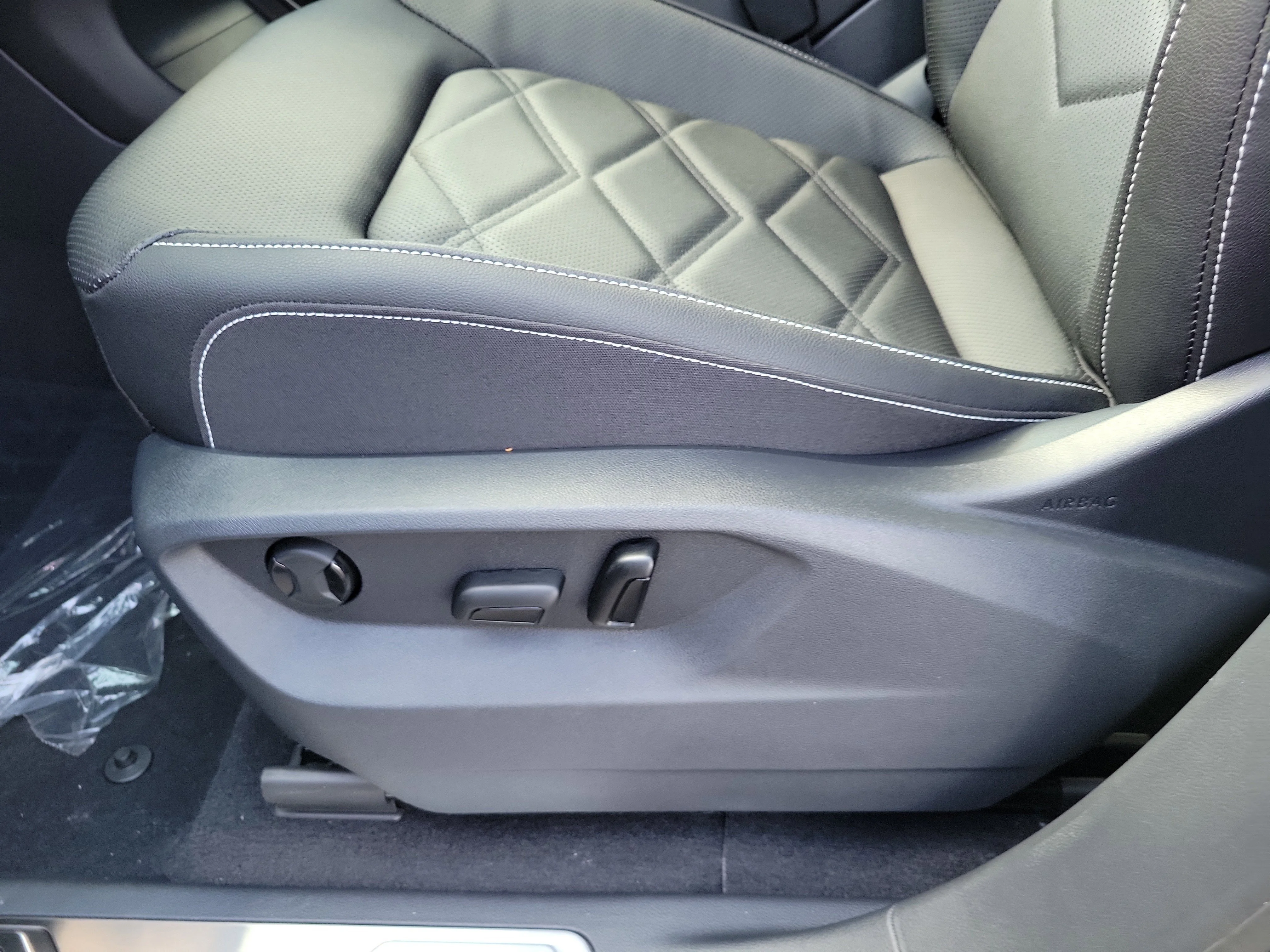 New 2026 Blue Volkswagen 2.0T SE w/Technology image 22