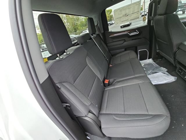 New 2026 Summit White Chevrolet LT (2FL) image 29