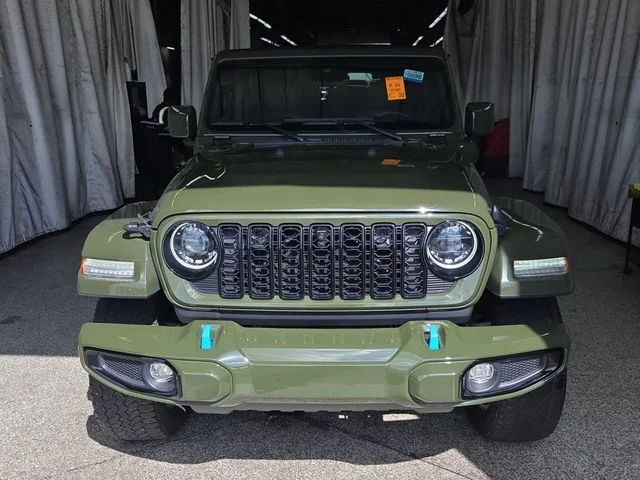 Used 2024 Green Jeep High Altitude 4xe image 9