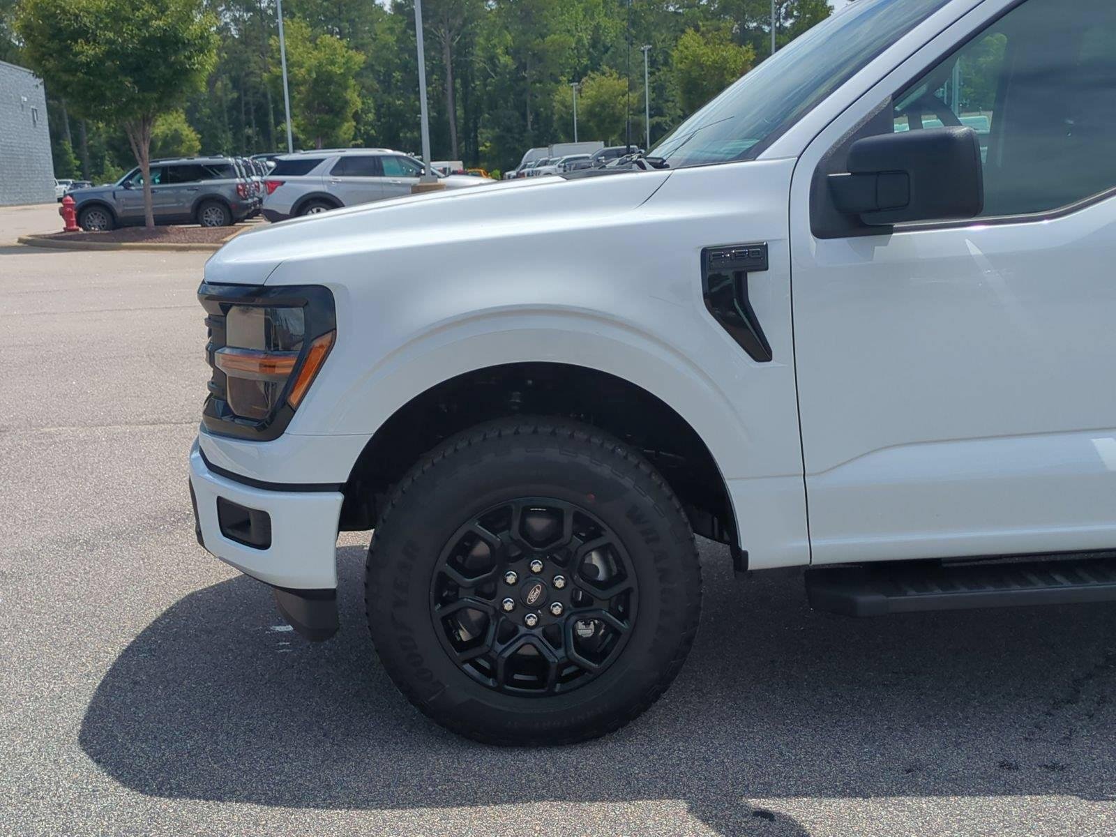 New 2026 Oxford White Ford XLT image 10