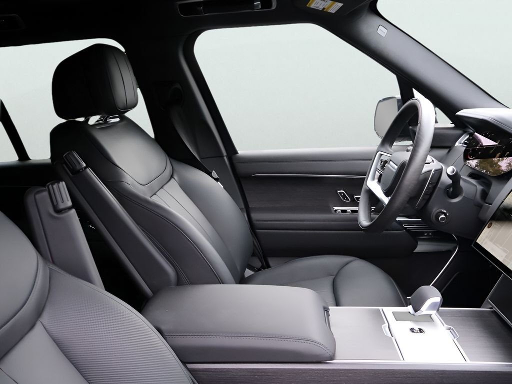 New 2026 Santorini Black Land Rover SE image 8
