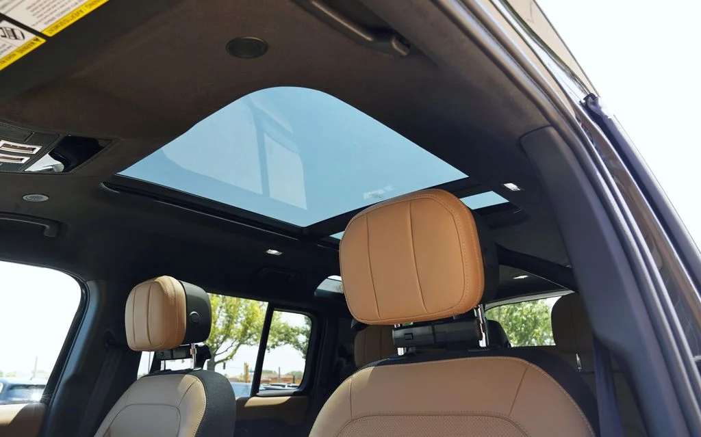 New 2026 Santorini Black Land Rover X image 14