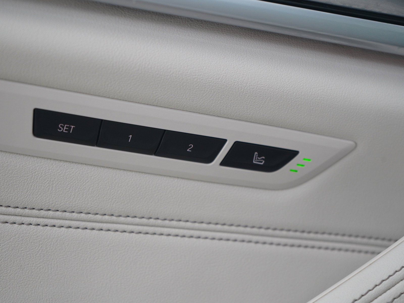 Used 2021 Alpine White BMW 540i xDrive image 22