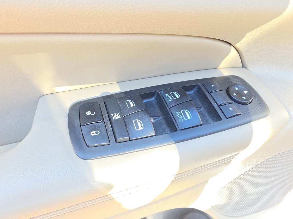 Used 2021 White Jeep Limited image 11