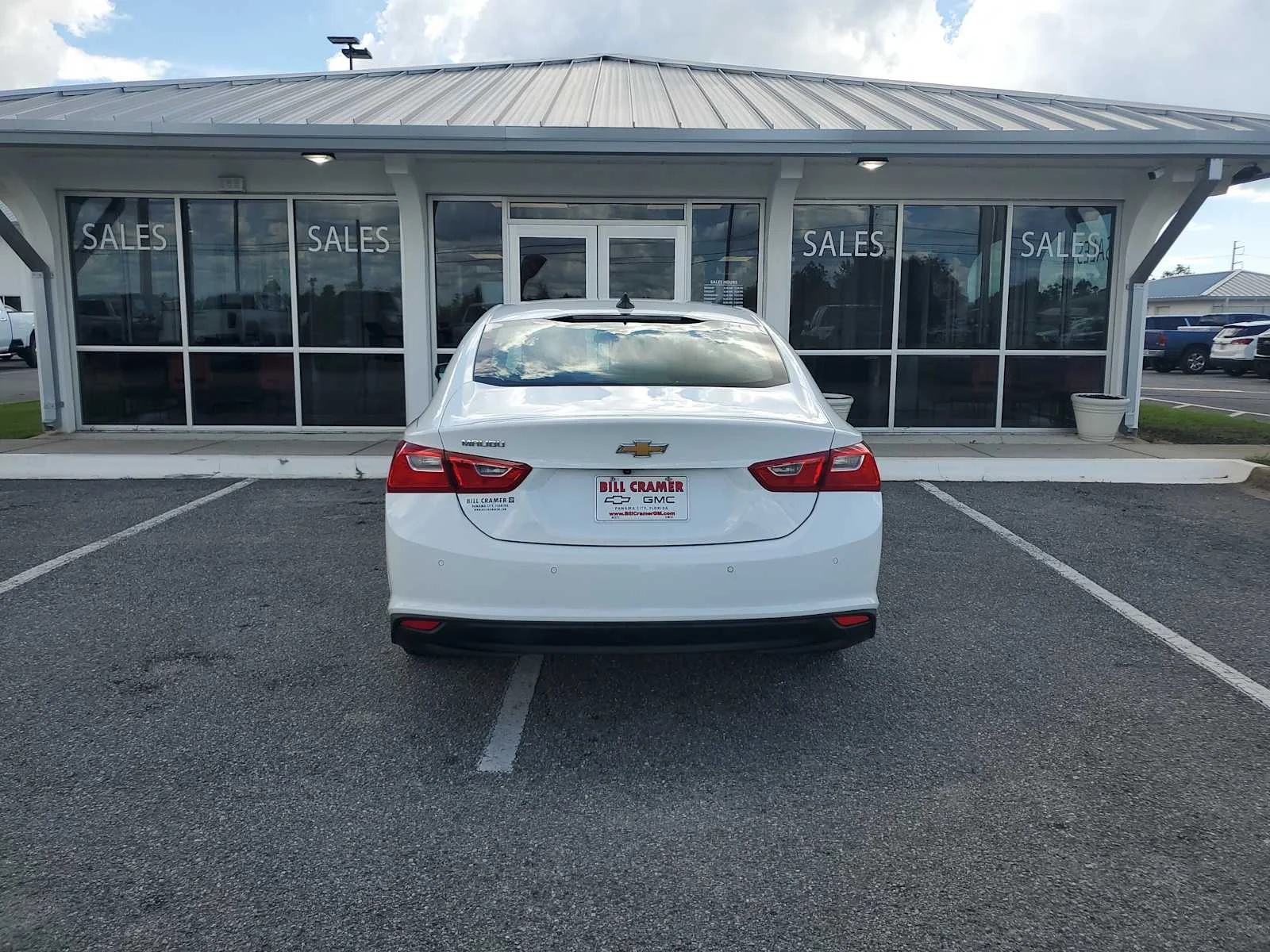 Used 2024 Summit White Chevrolet FL image 4