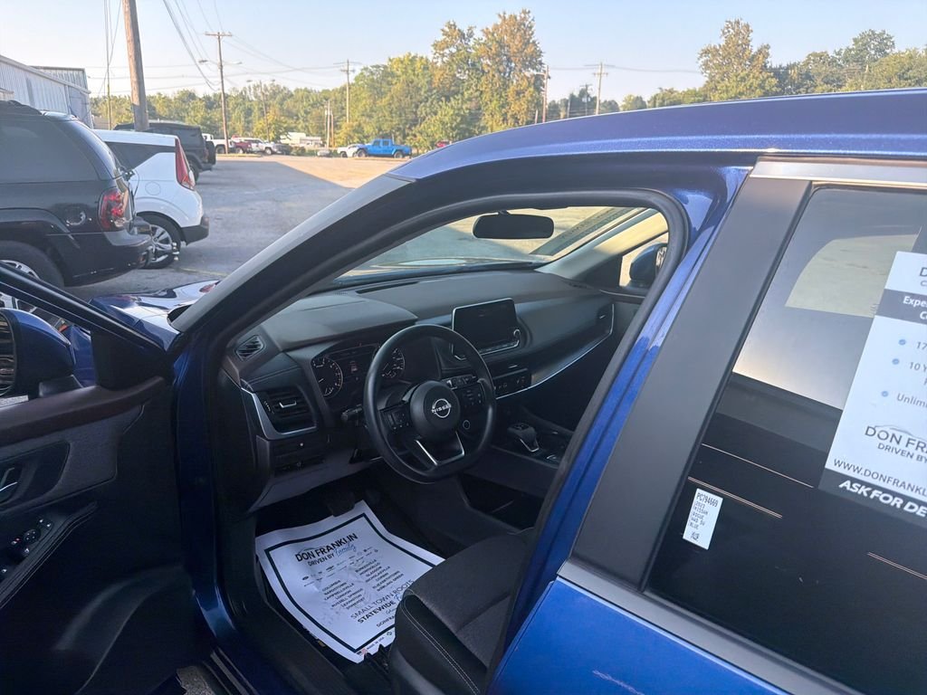 Used 2023 Blue Nissan SV image 15
