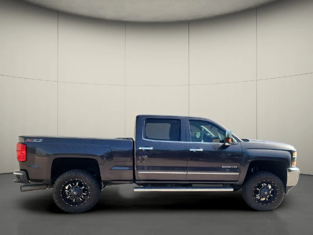 Used 2015 Gray Chevrolet LTZ image 8