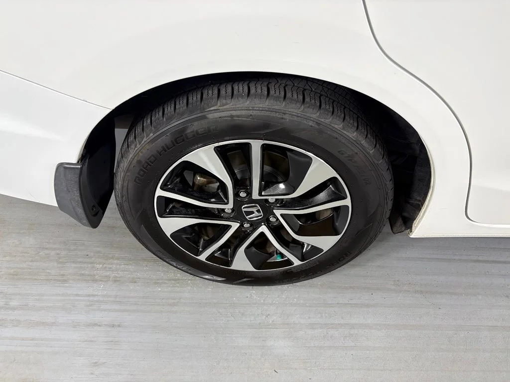 Used 2015  Honda EX image 11