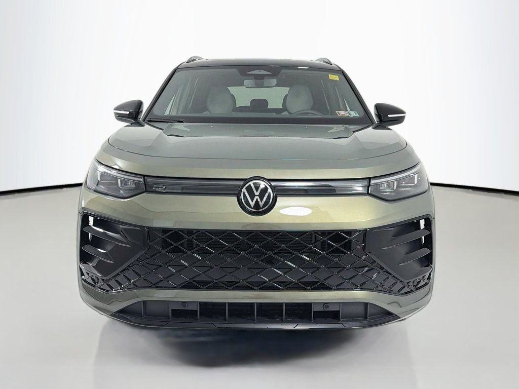 New 2026 Avocado Green w/Deep Black Roof Volkswagen 2.0T SE R-Line Black 4MOTION image 2
