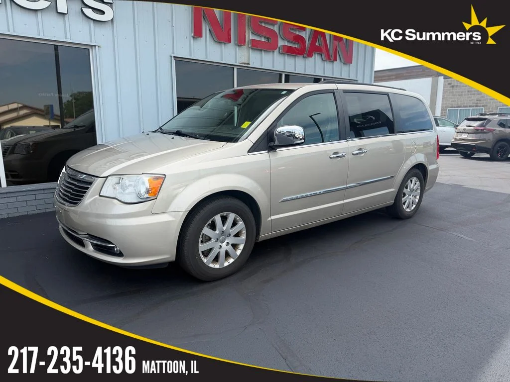 2012 Chrysler Town & Country Touring-L's photo
