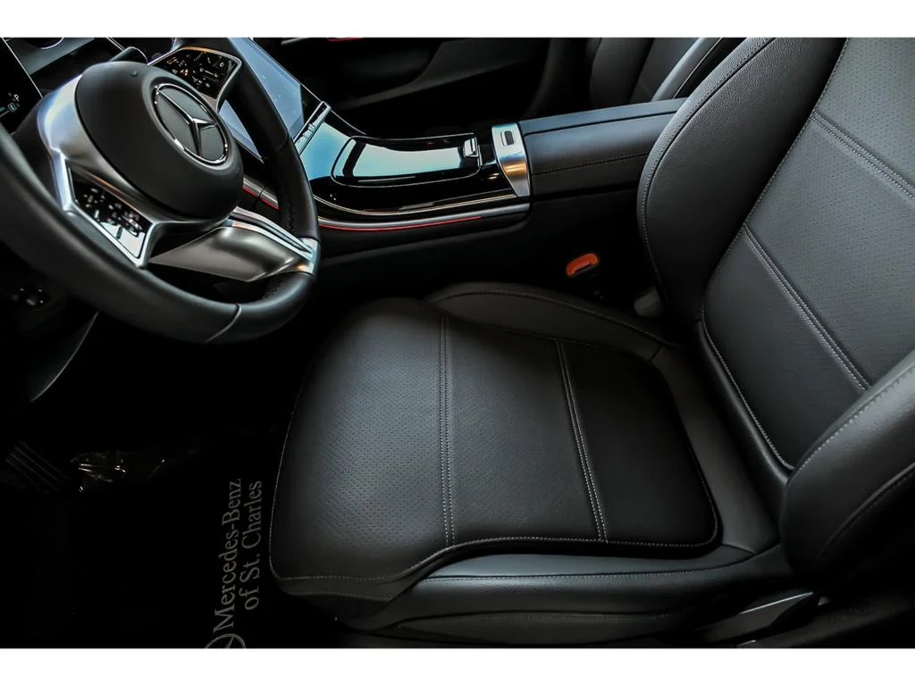 2025 Mercedes-Benz C-Class Sedan C 300 - Photo 11