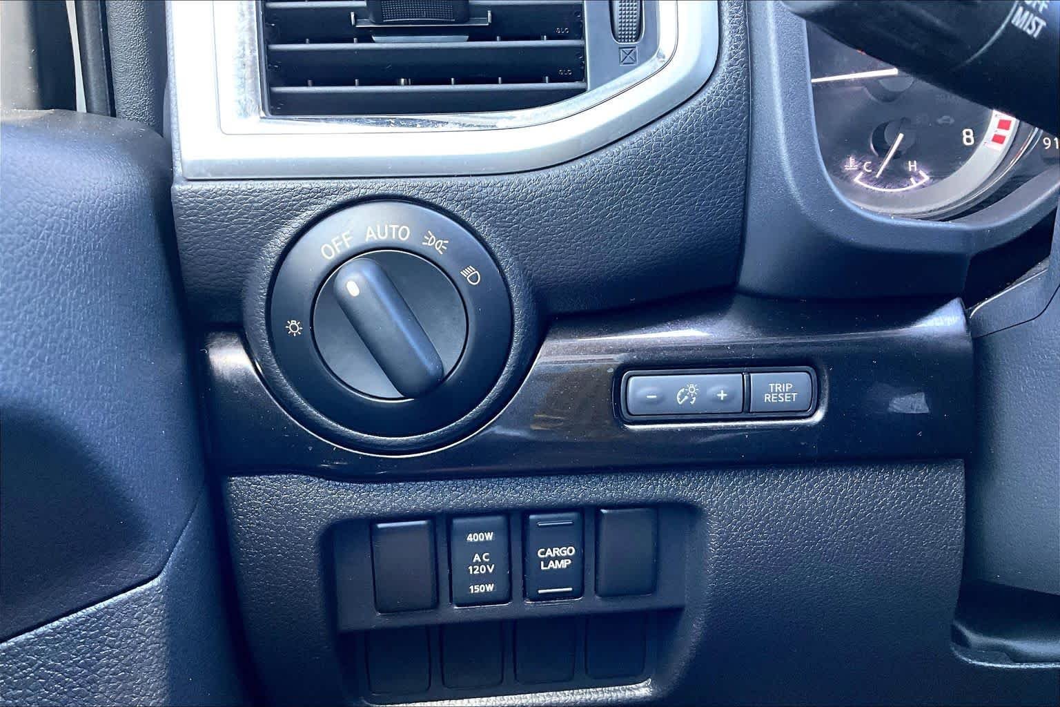 Used 2018 Glacier White Nissan SV image 33