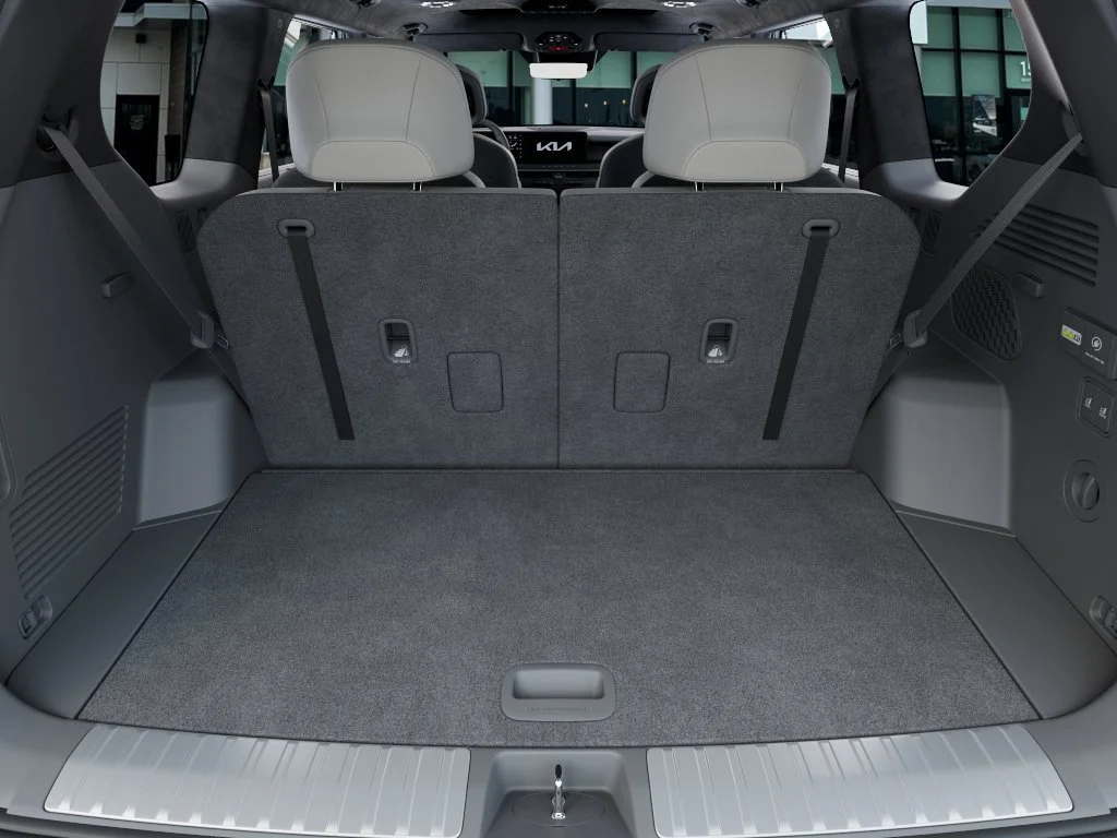 New 2026 Glacial White / Black Roof Kia GT-Line AWD image 19