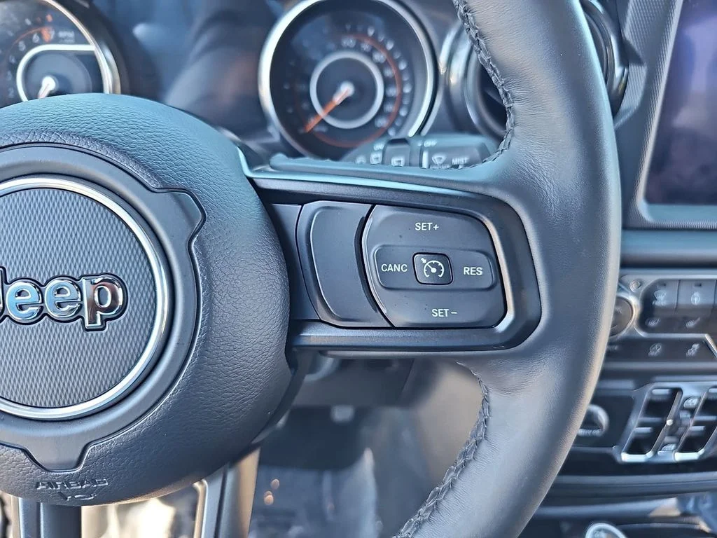 Used 2022 Black Jeep Unlimited Sport Altitude image 17