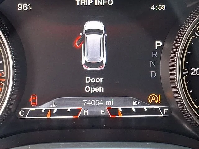 Used 2015 White Jeep Trailhawk image 20