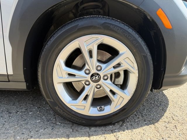 Used 2023 Silver Hyundai SEL image 25