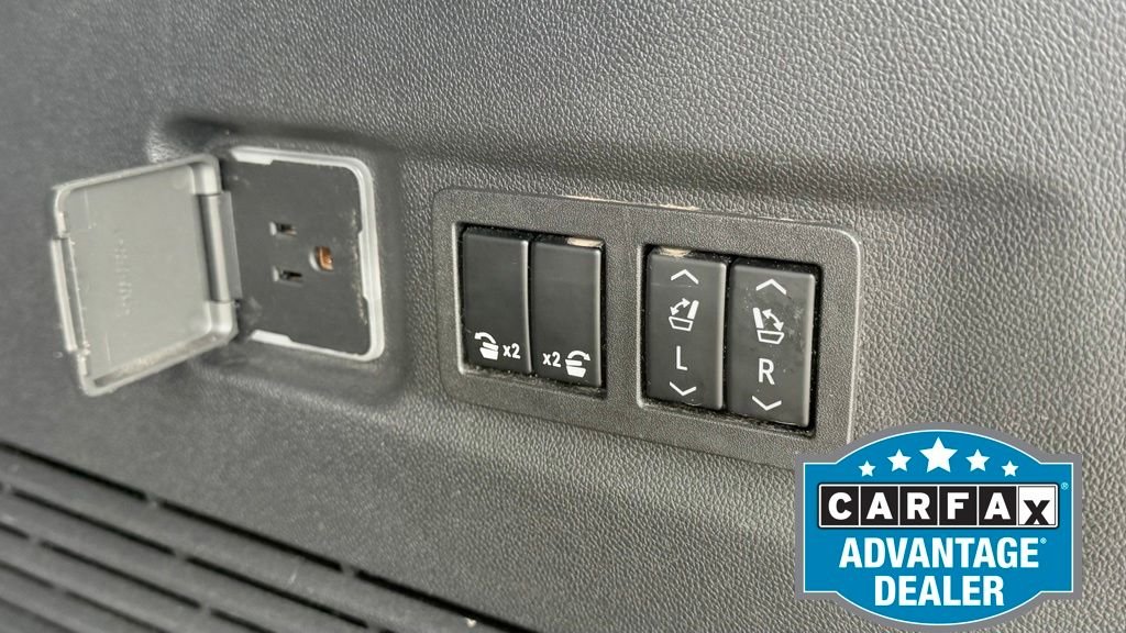 Used 2022 Black Chevrolet Z71 image 10