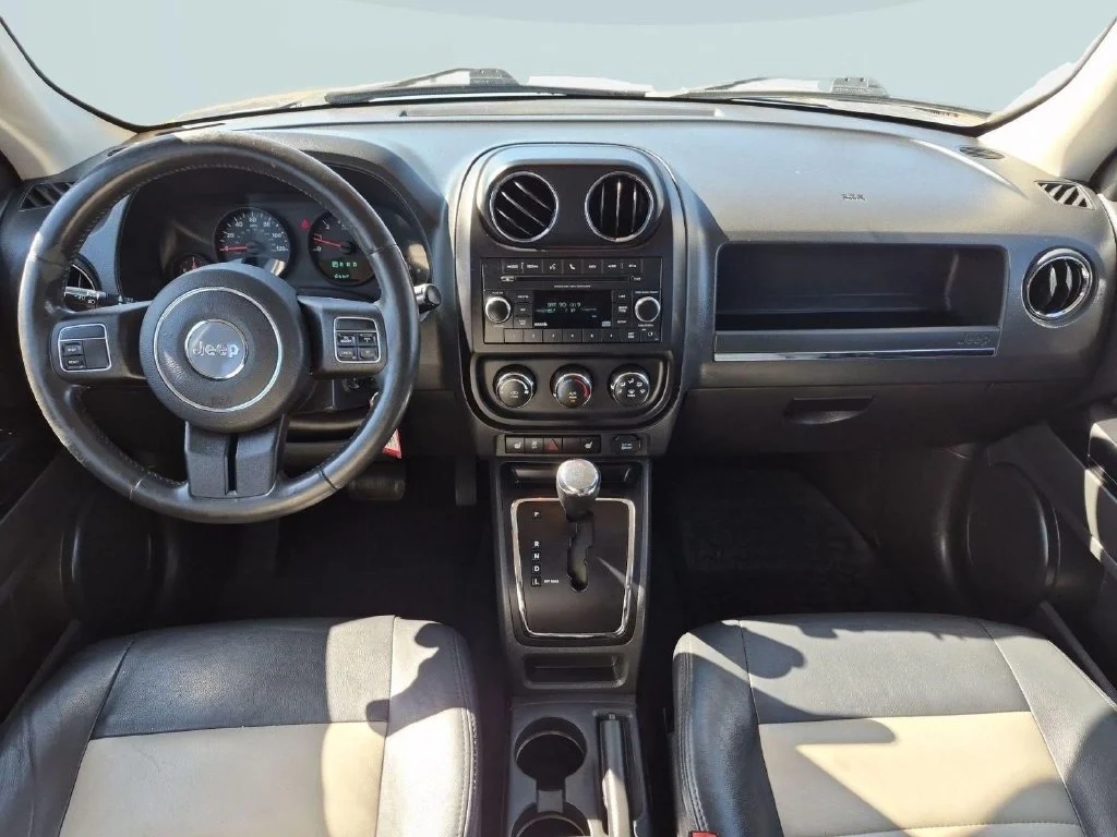 Used 2012 True Blue Pearlcoat Jeep Latitude image 20