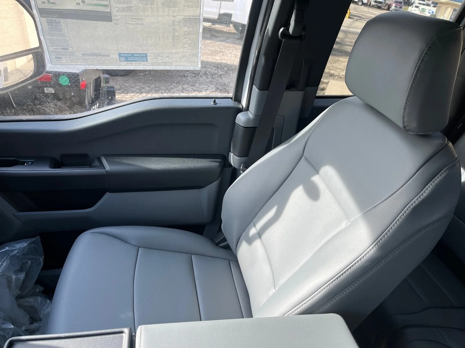 New 2026 Oxford White Ford F-350® XL image 17