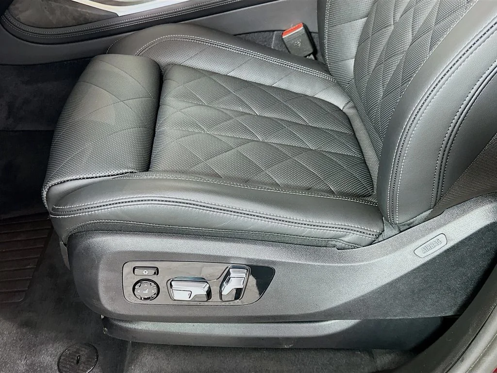 Certified Used 2025 Red BMW xDrive40i image 20