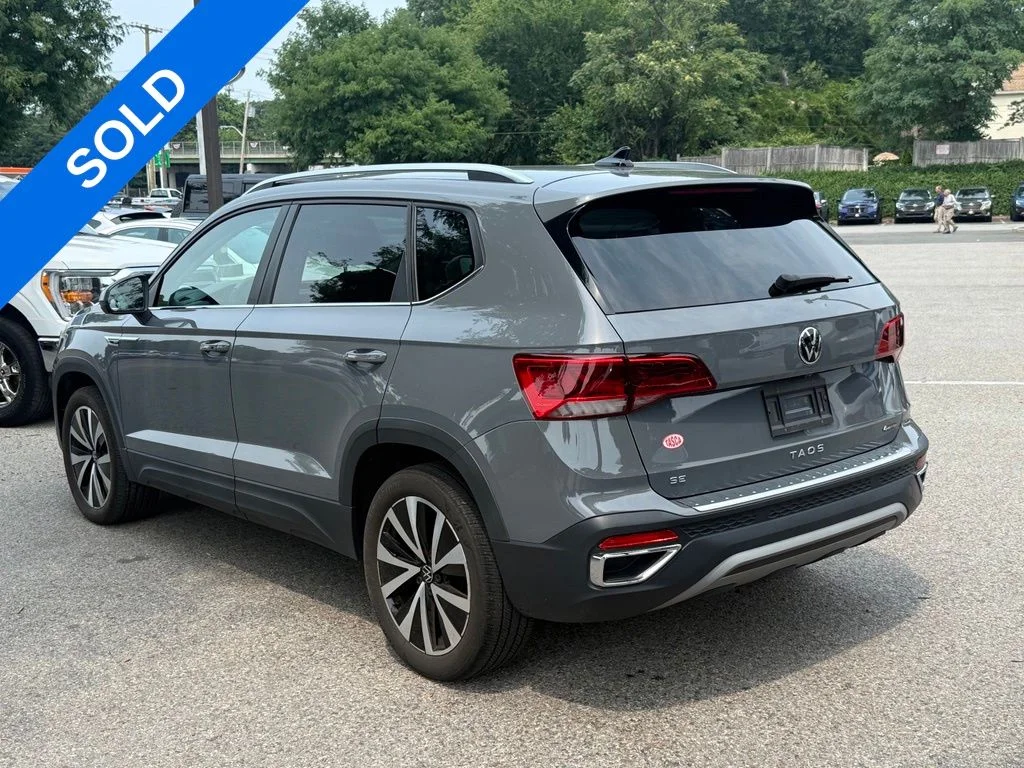 Used 2022 Gray Volkswagen 1.5T SE image 8
