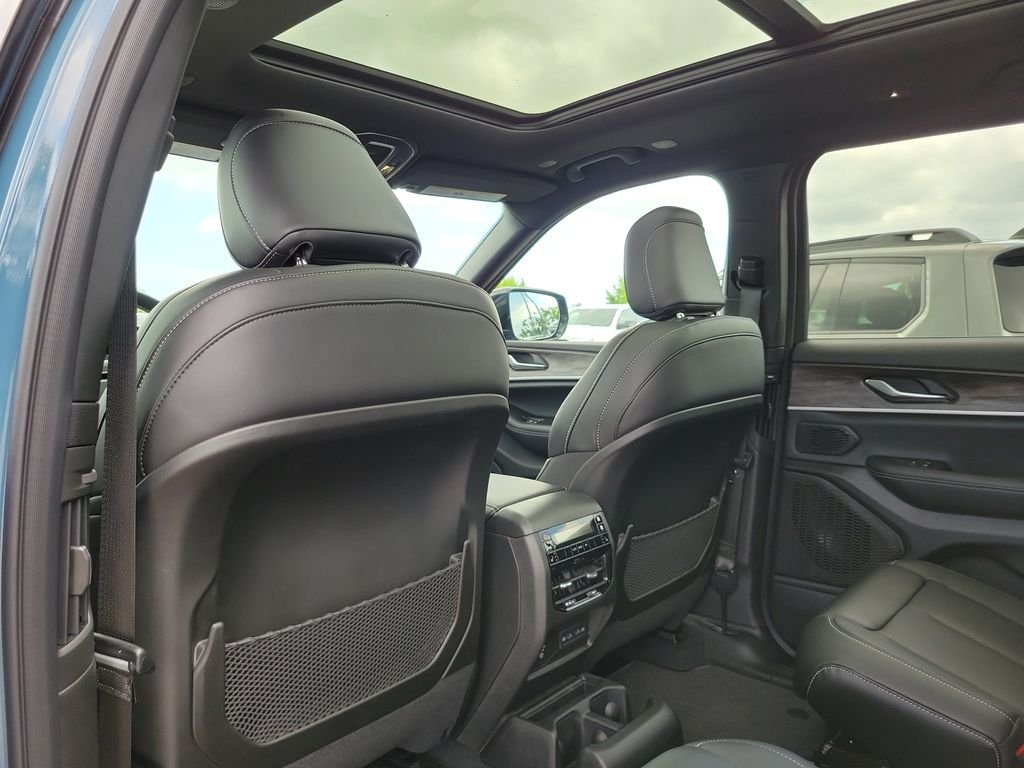 New 2026 Steel Blue Exterior Paint Jeep Limited image 15